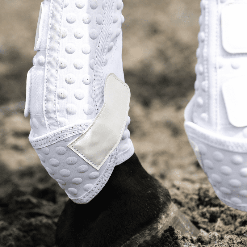 Equilibrium Stretch & Flex New Training Boots White