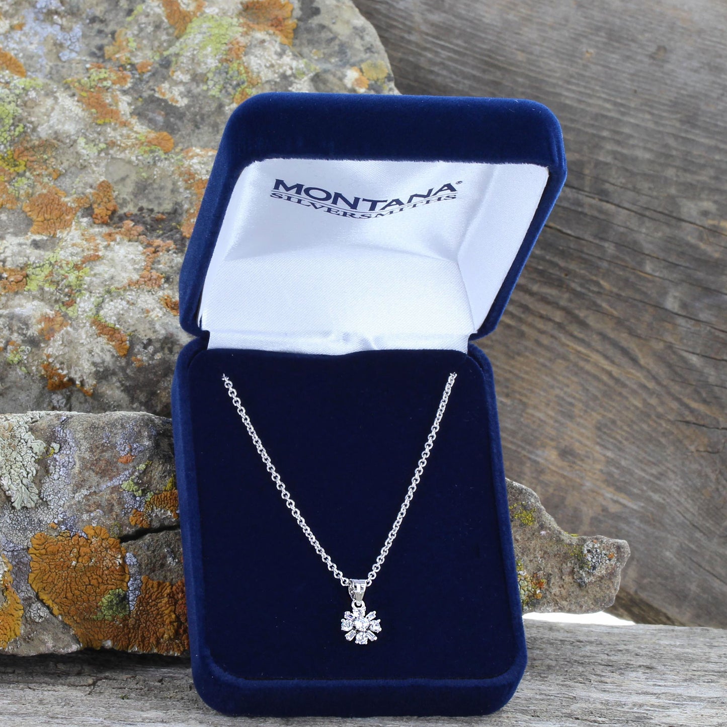 Montana Simply Brilliant Flower Necklace