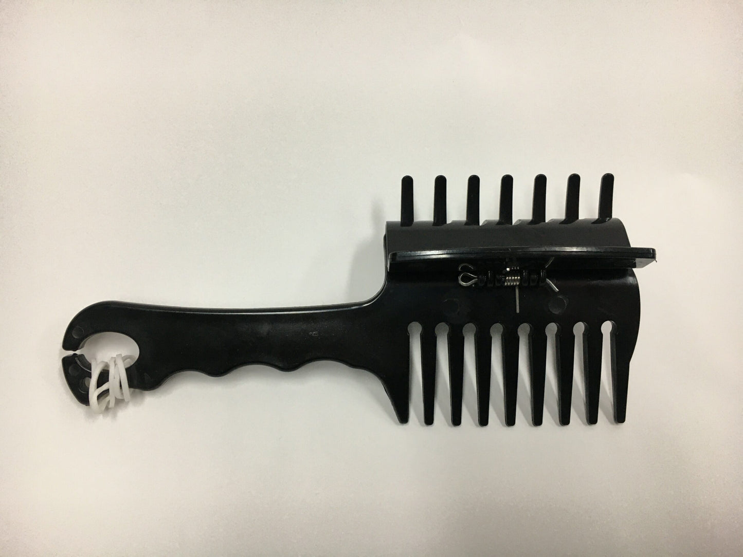 Braiding comb with clip