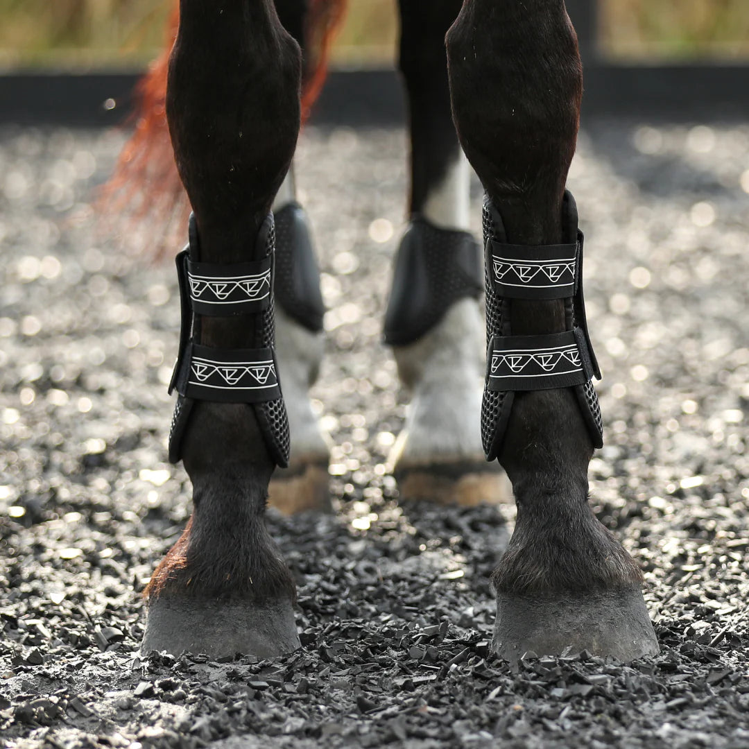 Tri-Zone Open Tendon Sports Boots Black