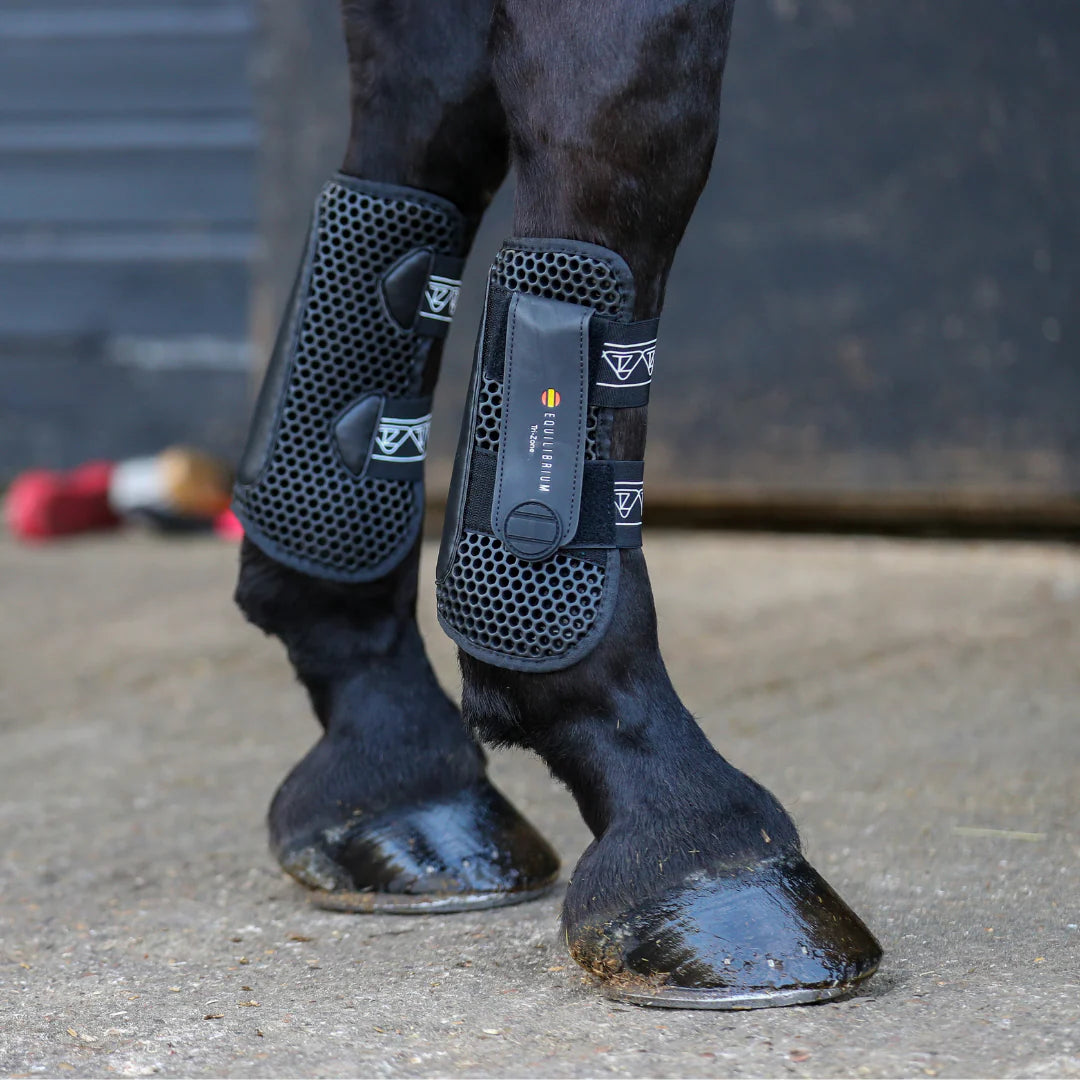 Tri-Zone Open Tendon Sports Boots Black