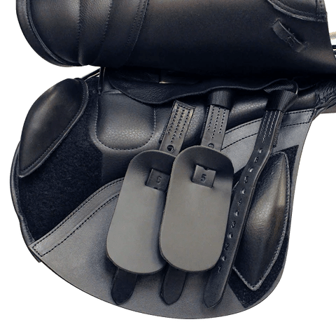 Kent & Masters S Series Jumping Saddle - Aitken's Saddlery