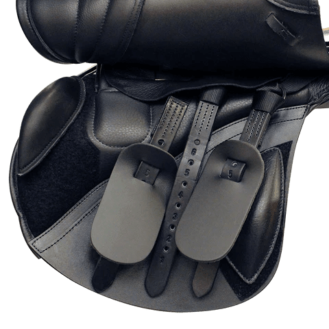 Kent & Masters S Series Jumping Saddle - Aitken's Saddlery