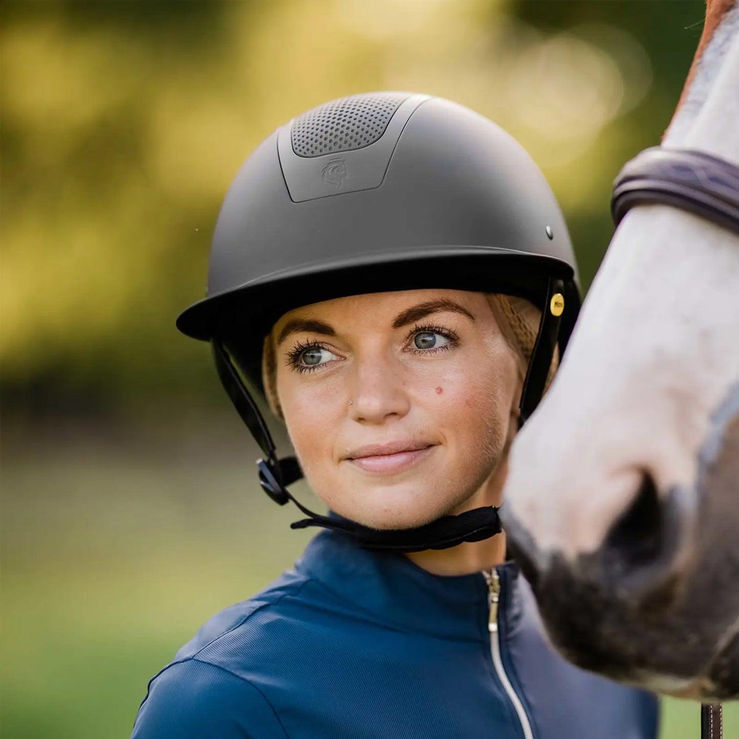 Equinavia Crown Mips Helmet Black with Black