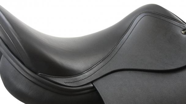 Defiance avant saddle